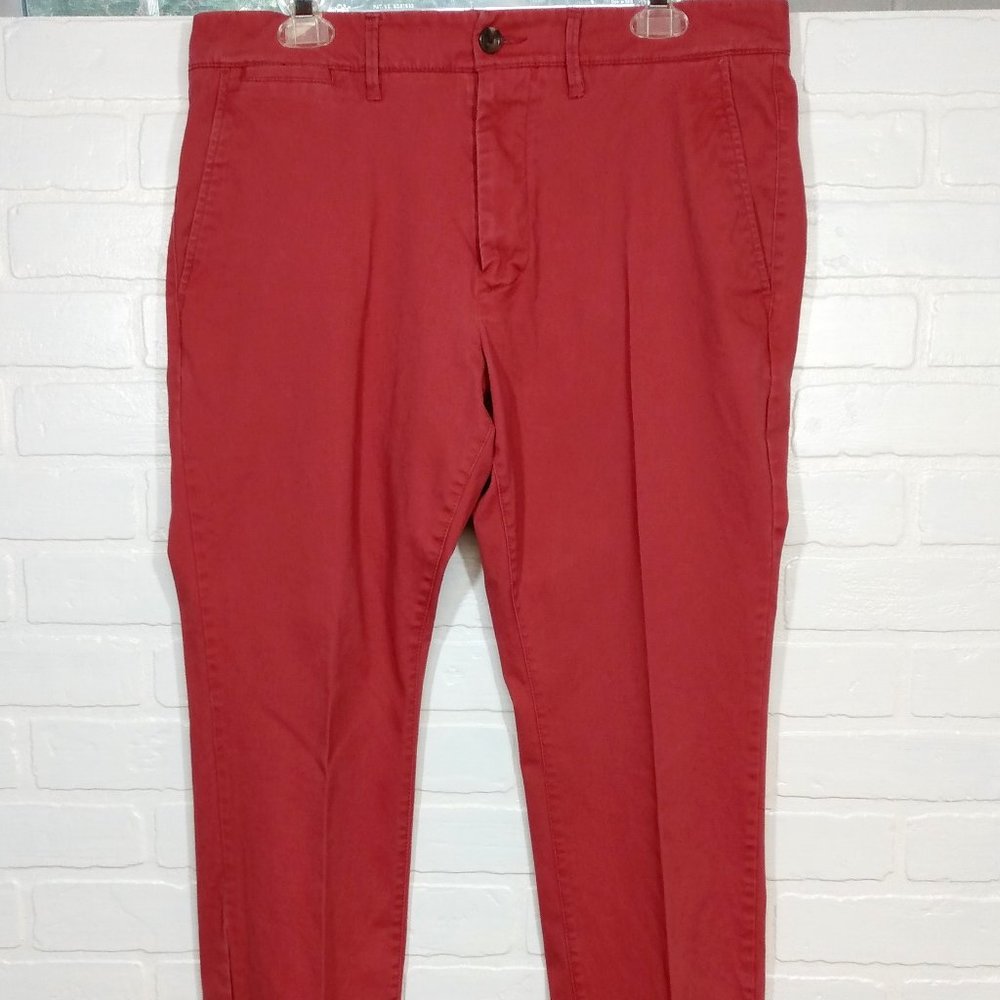 Goodfellow & Co men's Nantucket red flat front pants size 34
